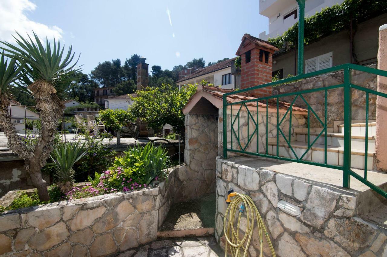 Apartments Palma Jelsa  Exterior foto